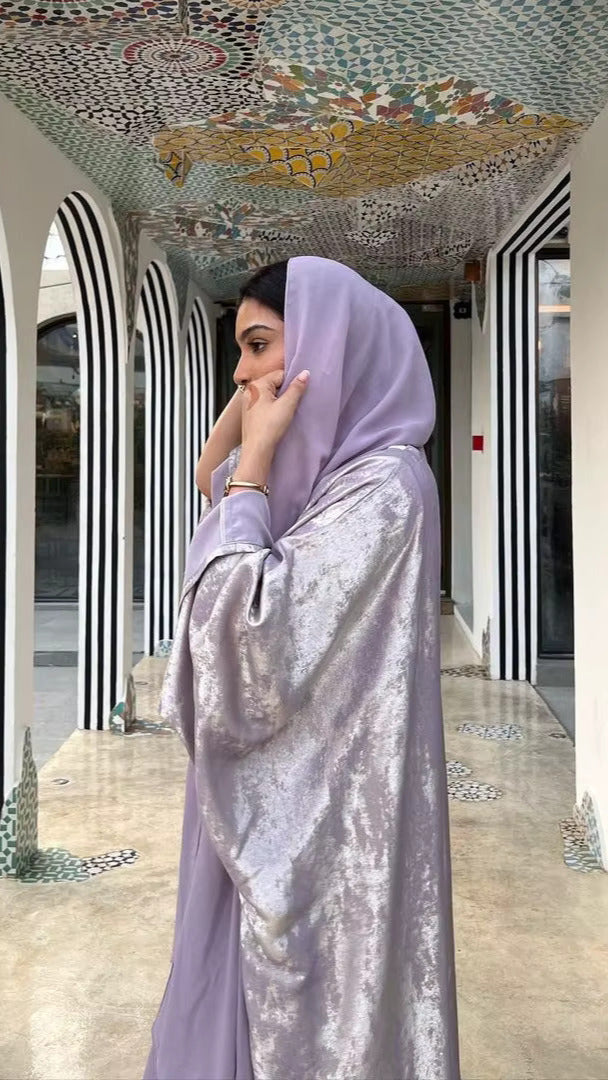 Caftan Satiné Moderne – Élégance Modeste et Raffinée