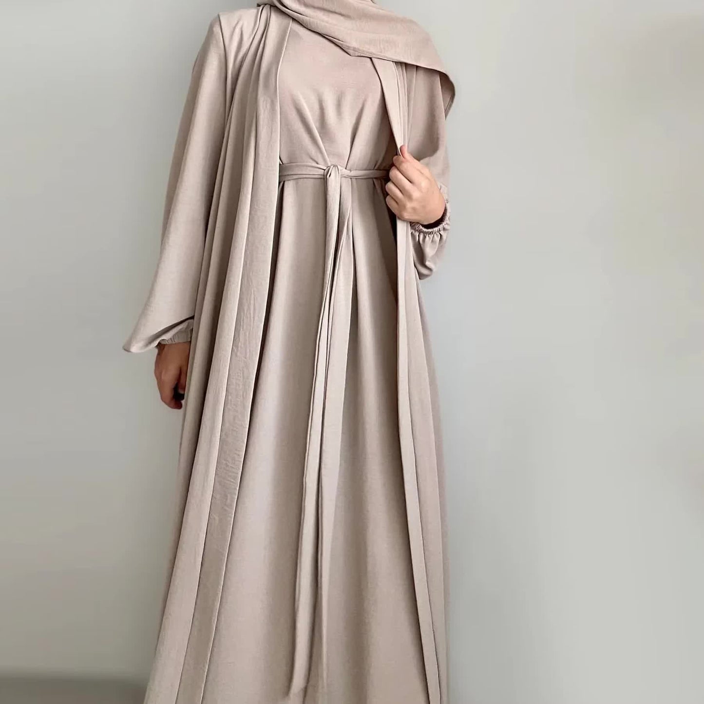 ✨ Abaya Kimono 2 Pièces + Hijab – Beige - Élégance et Polyvalence au Quotidien ✨