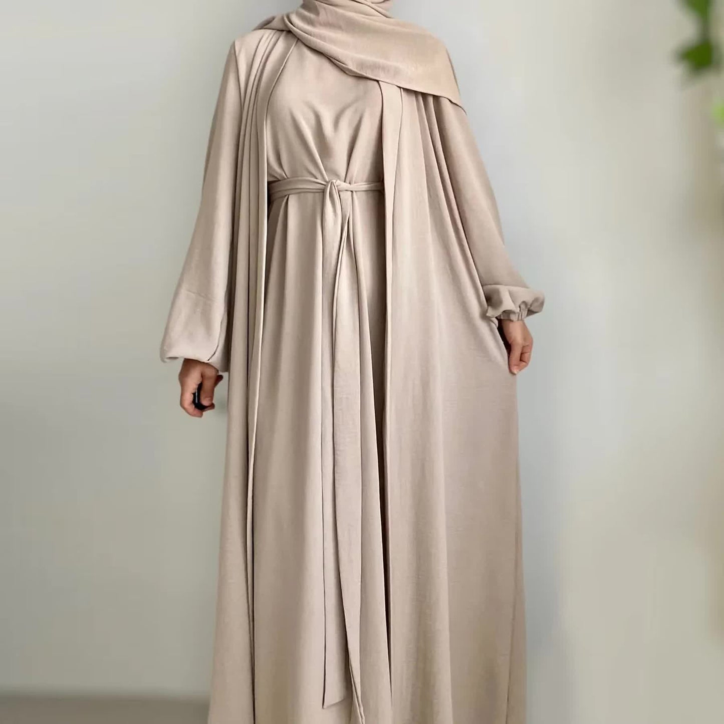 ✨ Abaya Kimono 2 Pièces + Hijab – Beige - Élégance et Polyvalence au Quotidien ✨