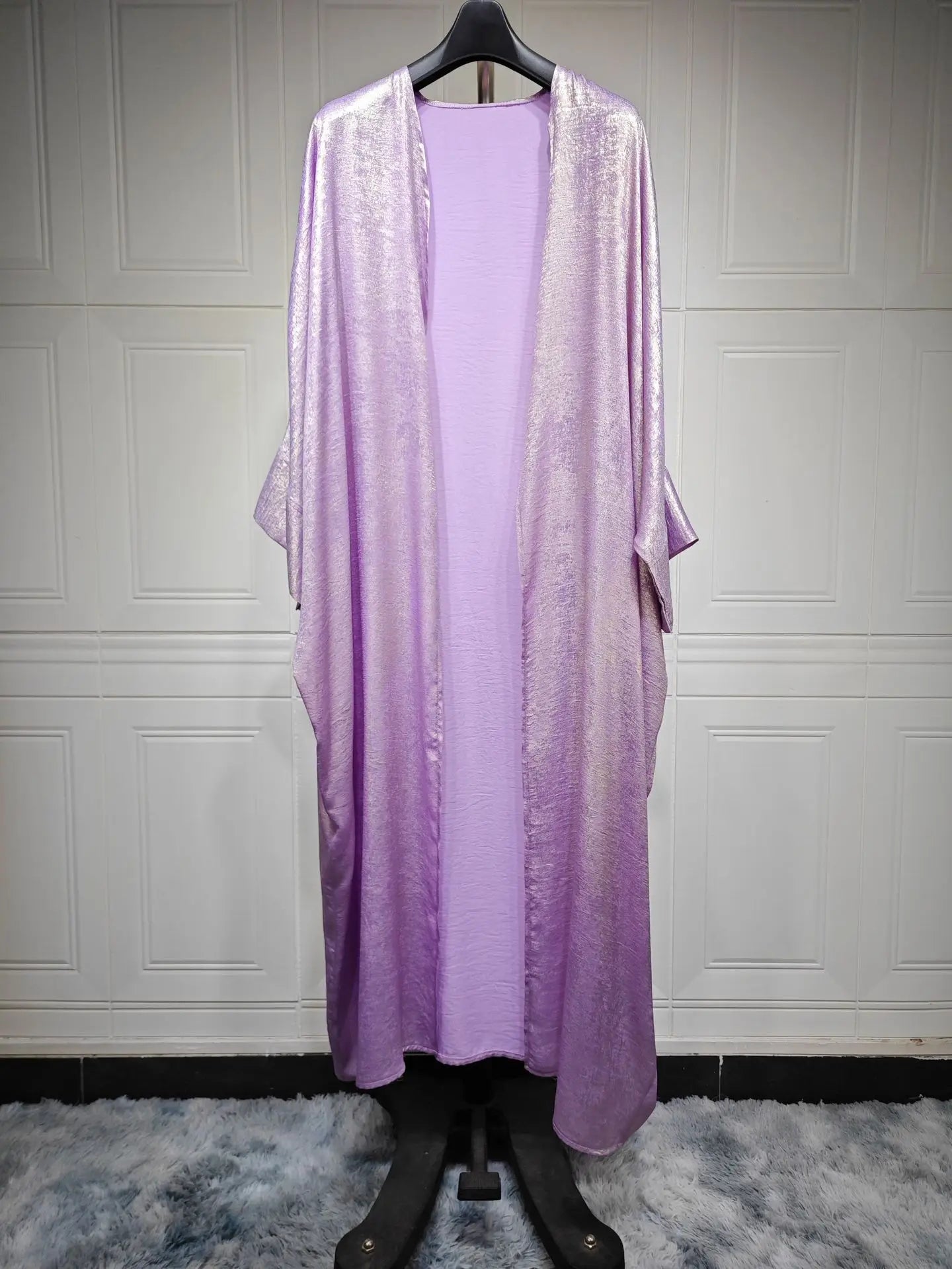Caftan Satiné Moderne – Élégance Modeste et Raffinée