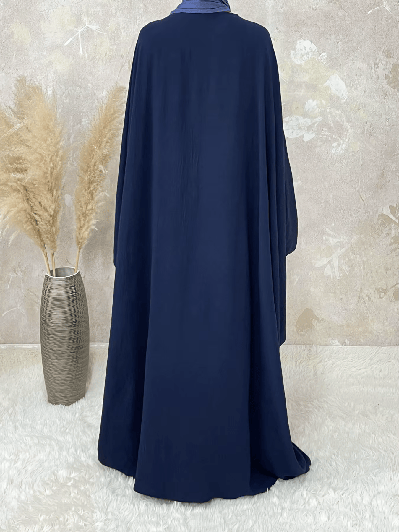 Abaya Saoudienne Bleu Foncé Manches Papillon – Élégance et Confort Absolu