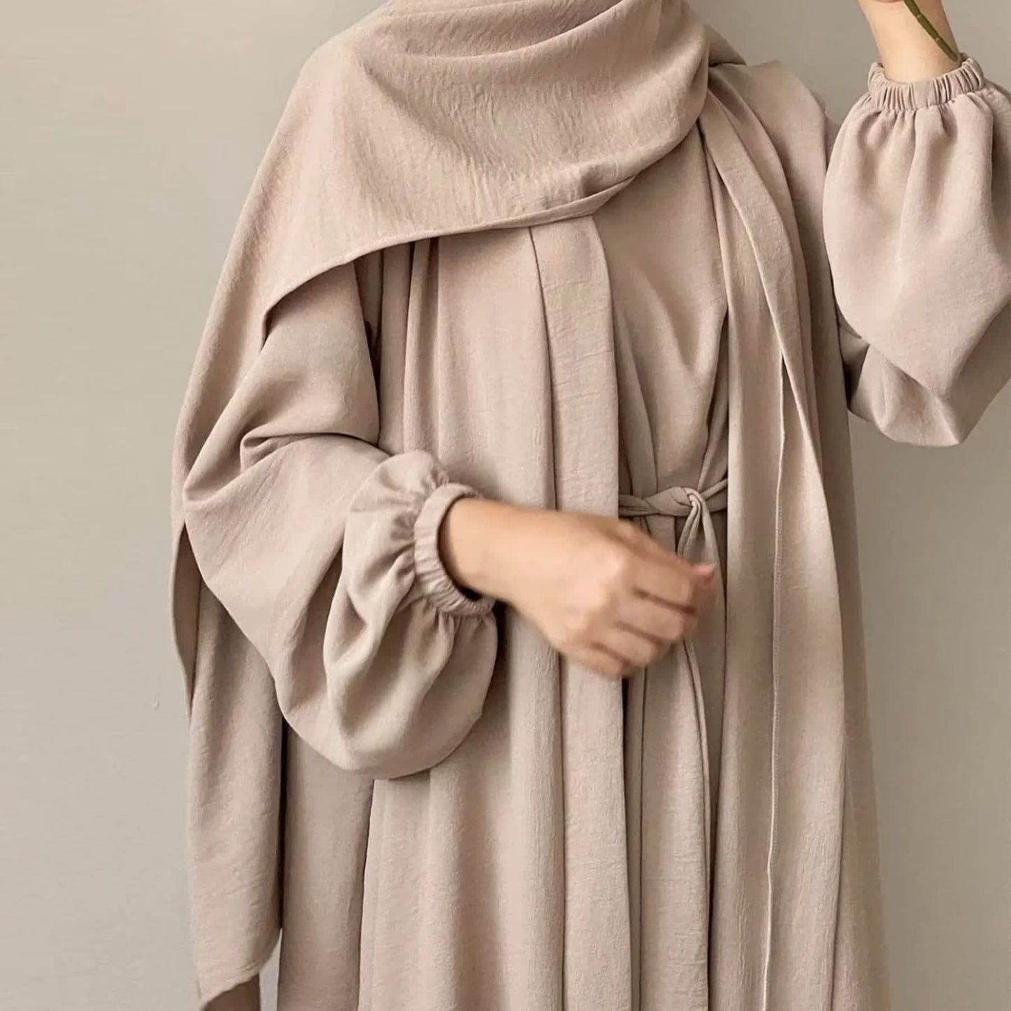✨ Abaya Kimono 2 Pièces + Hijab – Beige - Élégance et Polyvalence au Quotidien ✨