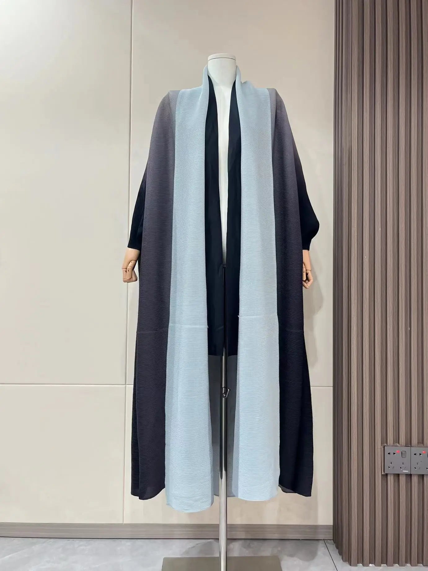 Abaya Kimono Dégradé – Élégance et Modernité au Féminin