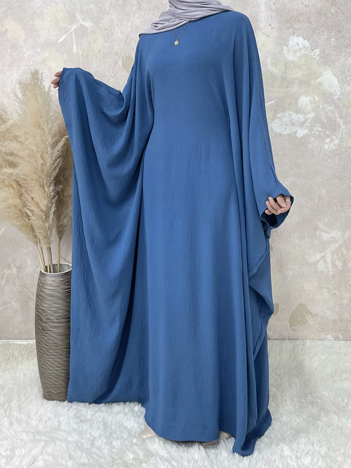 Abaya Saoudienne Manches Papillon – Élégance et Confort Absolu