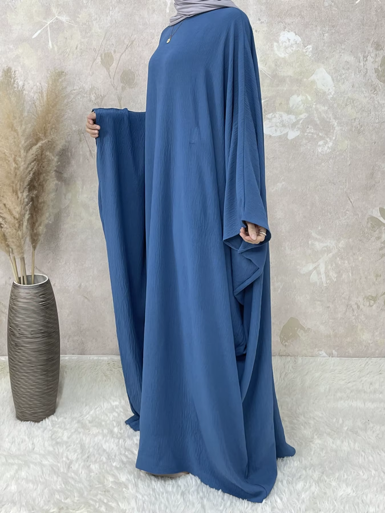 Abaya Saoudienne Manches Papillon – Élégance et Confort Absolu